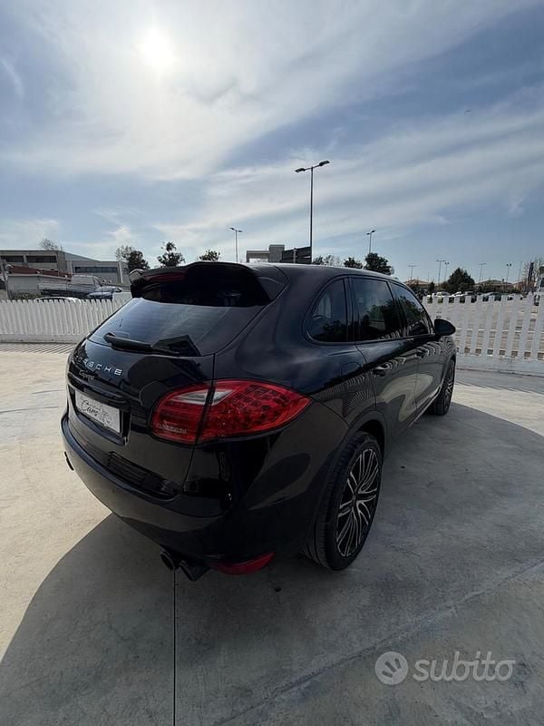 Usata Porsche Cayenne 244 CV (179 kW) 2013 Nero SUV