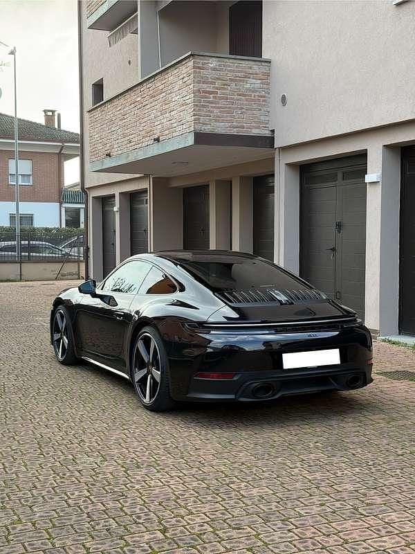 Usata Porsche 992 394 CV (289 kW) 2024 Nero Coupé