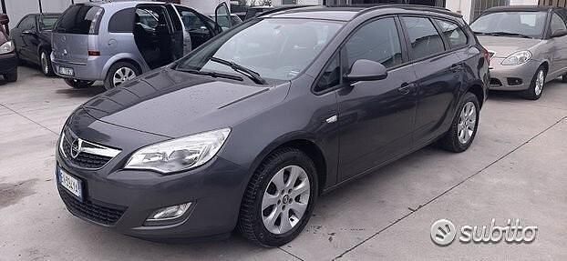 Grigio Usata 2011 Opel Astra Sport Station wagon | 3000 € (Super prezzo) - Immagine 1/4