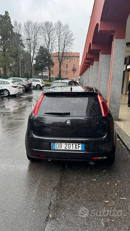 Usata Fiat Grande Punto 65 CV (47 kW) 2006 Nero Utilitaria