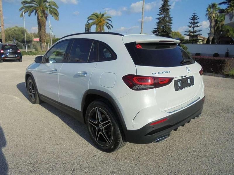 Usata Mercedes GLA200 AMG line 150 CV (110 kW) 2022 Bianco SUV
