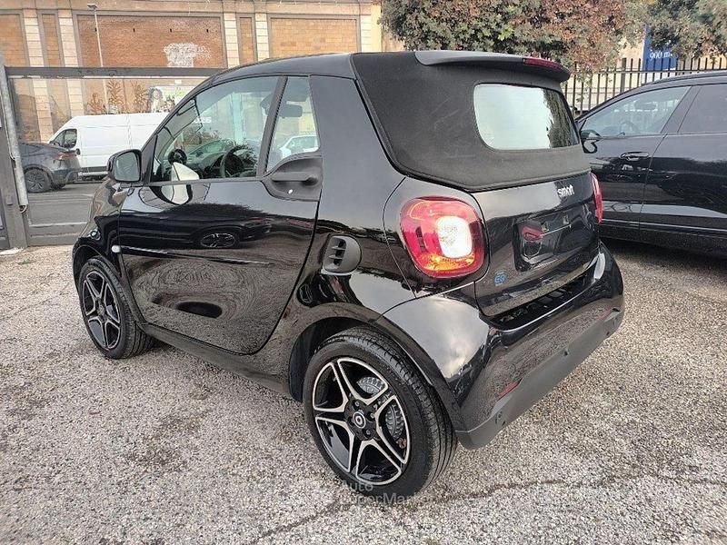 Usata Smart ForTwo Electric Drive Pulse 41 kW (56 CV) 2022 Nero Cabrio