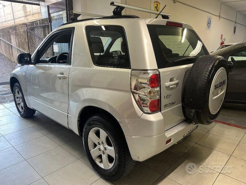 Usata Suzuki Grand Vitara 129 CV (94 kW) 2007 Grigio SUV