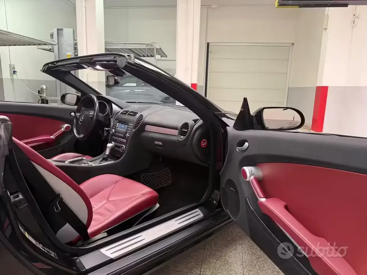 Usata Mercedes SLK350 272 CV (200 kW) 2005 Nero Cabrio