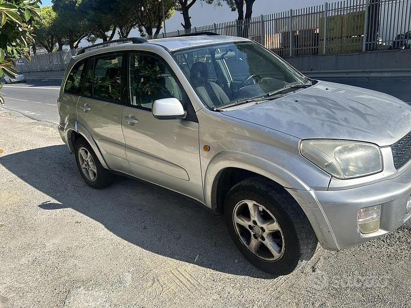 Begagnad Toyota RAV4 150 HK (110 kW) 2000 Kombi
