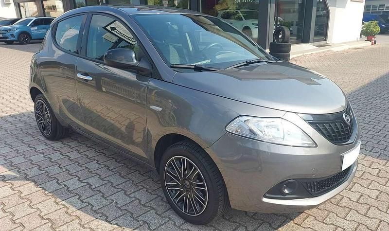 Usata Lancia Ypsilon S 69 CV (50 kW) 2023 Grigio Utilitaria