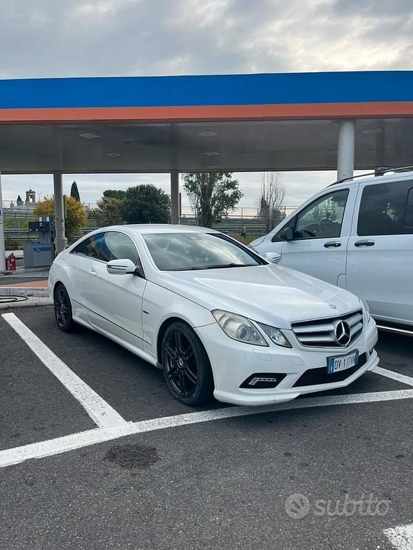 Bianco Usata 2009 Mercedes E350 Coupé | 10.000 € - Immagine 1/4
