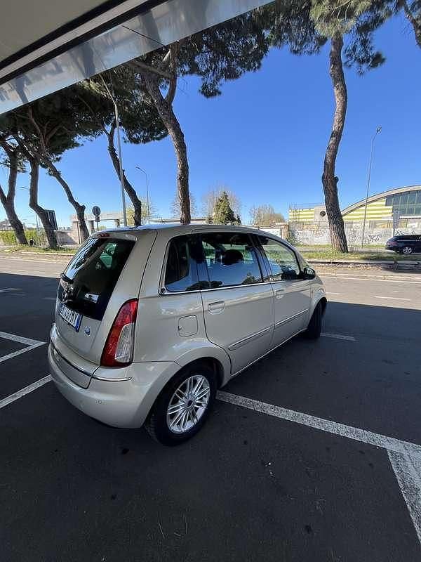 Usata Lancia Musa S 95 CV (69 kW) 2012 Beige Monovolume