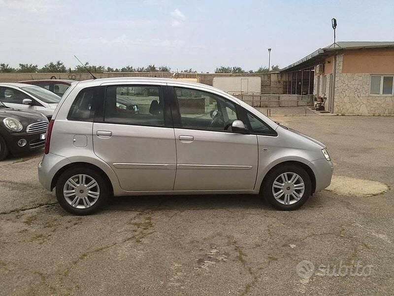 Usata Fiat Idea 77 CV (56 kW) 2006 Grigio Monovolume