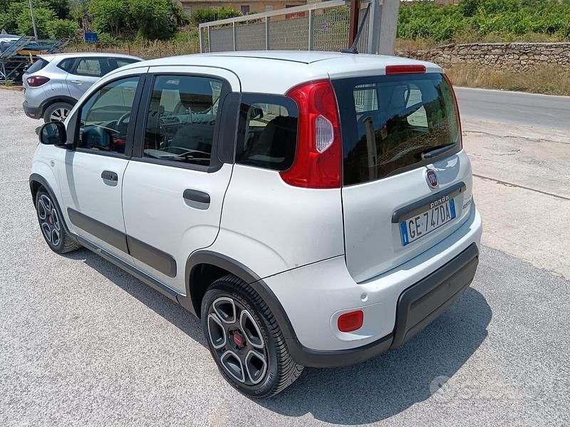 Usata Fiat Panda Street 69 CV (50 kW) 2021 Bianco Furgone