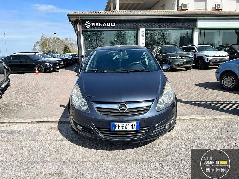 Usata Opel Corsa Edition 95 CV (69 kW) 2011 Grigio scuro Utilitaria