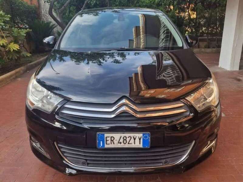 Nero Usata 2013 Citroën C4 Exclusive Tre volumi | 6500 € (Molto cara) - Immagine 1/4
