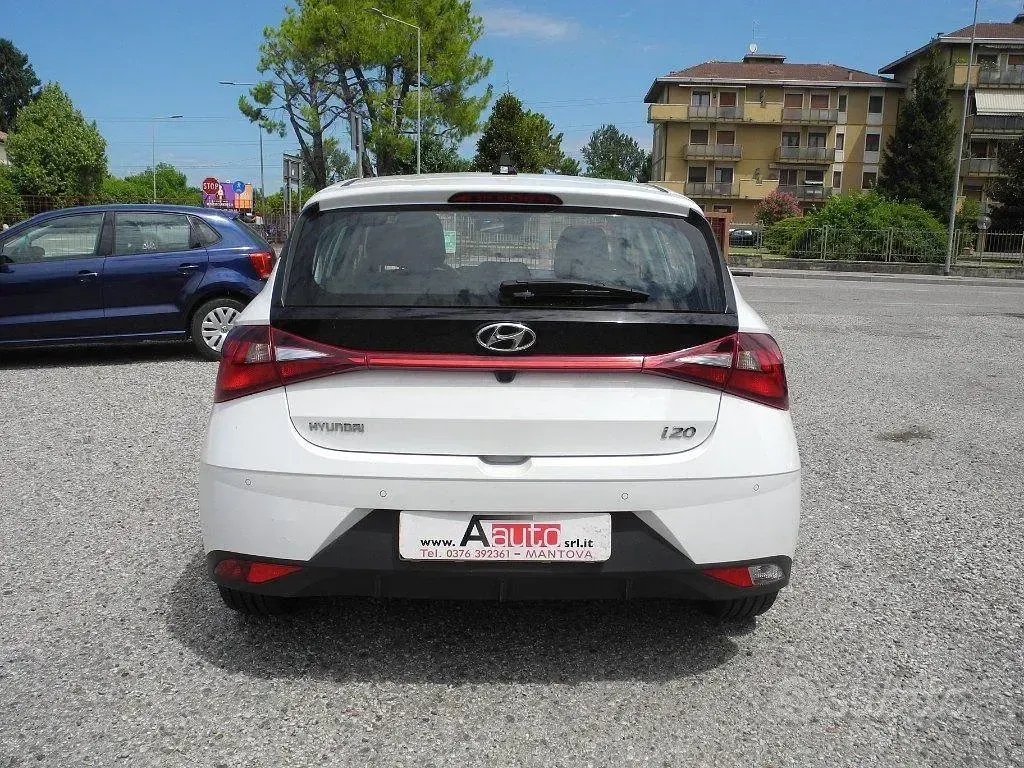 Usata Hyundai i20 84 CV (61 kW) 2023 Bianco Utilitaria