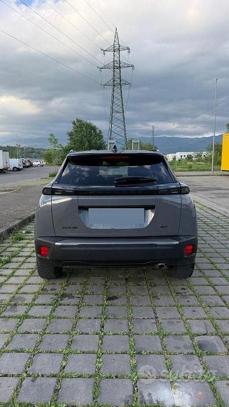 Usata Peugeot 2008 GT-line 131 CV (96 kW) 2023 Grigio SUV
