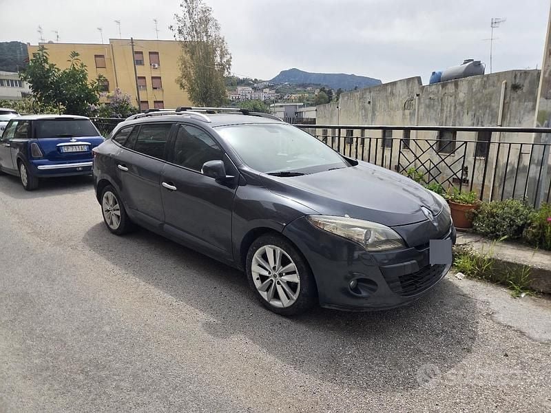 Usata Renault Mégane III 110 CV (80 kW) 2010 Grigio Station wagon