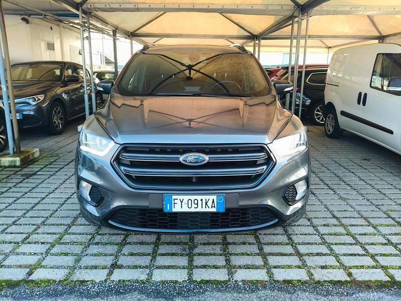 Usata Ford Kuga ST-Line 120 CV (88 kW) 2019 Grigio SUV