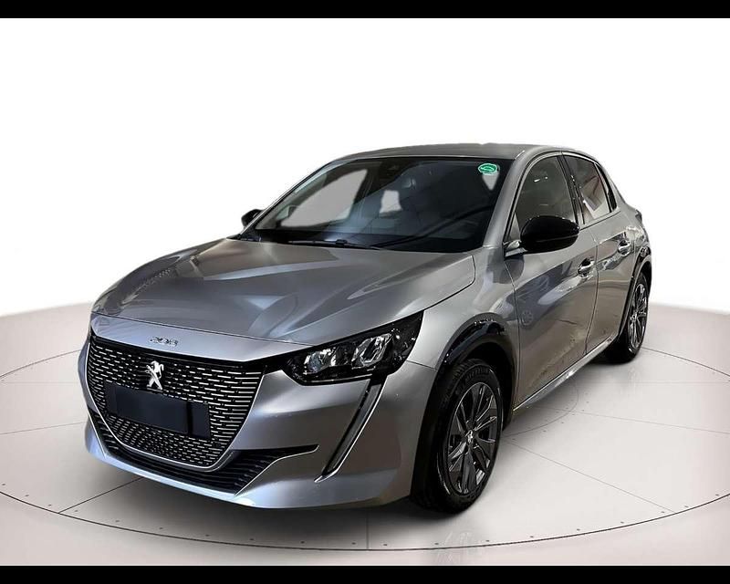 Usata Peugeot e-208 Allure 56 kW (77 CV) 2024 Grigio artense Utilitaria