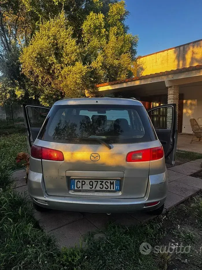 Usata Mazda 2 68 CV (50 kW) 2004 Grigio Utilitaria