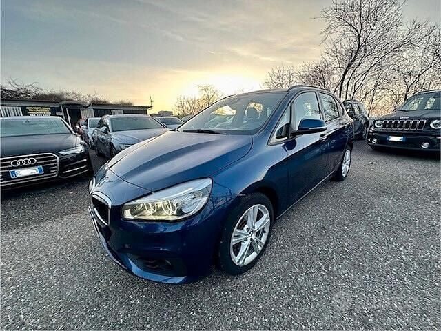 Usata BMW 218 Luxury Line 150 CV (110 kW) 2016 Blu Station wagon