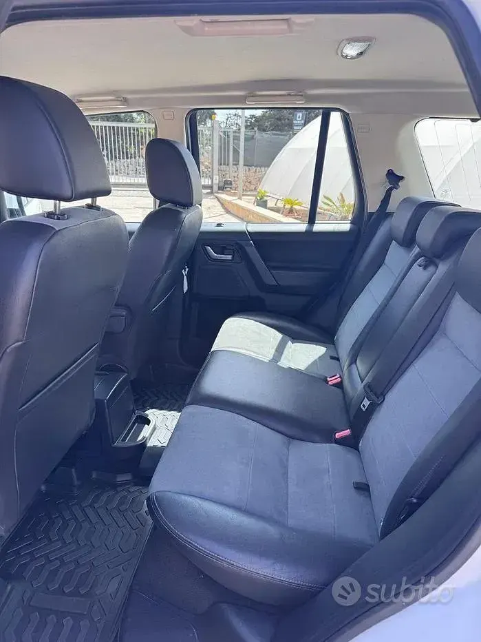 Usata Land Rover Freelander 2 150 CV (110 kW) 2014 Bianco SUV