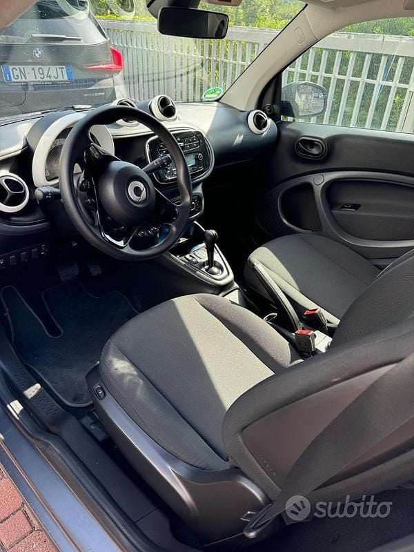 Usata Smart ForTwo Electric Drive 60 kW (82 CV) 2021 Grigio Coupé