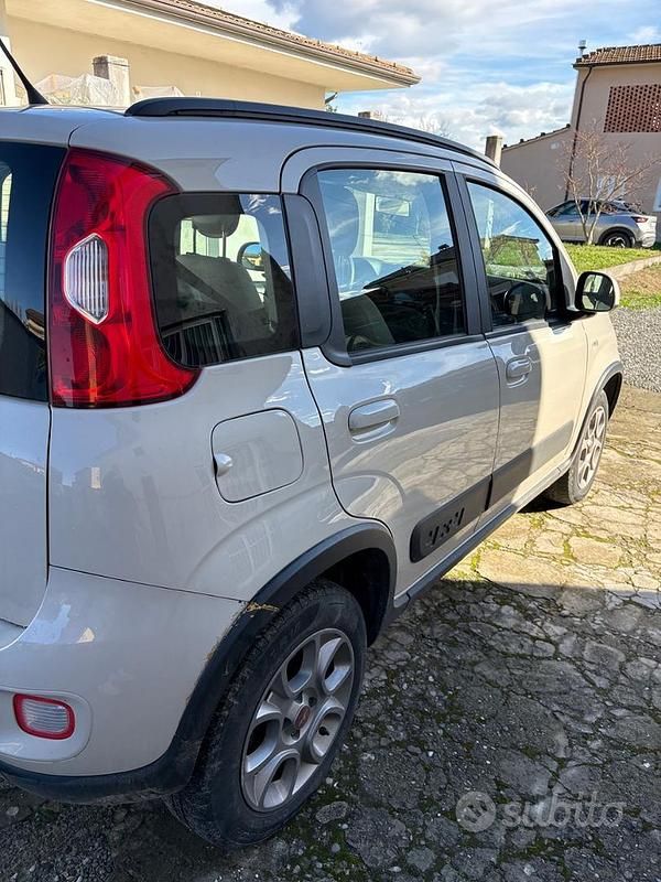 Usata Fiat Panda 4x4 S 86 CV (63 kW) 2015 Beige Utilitaria