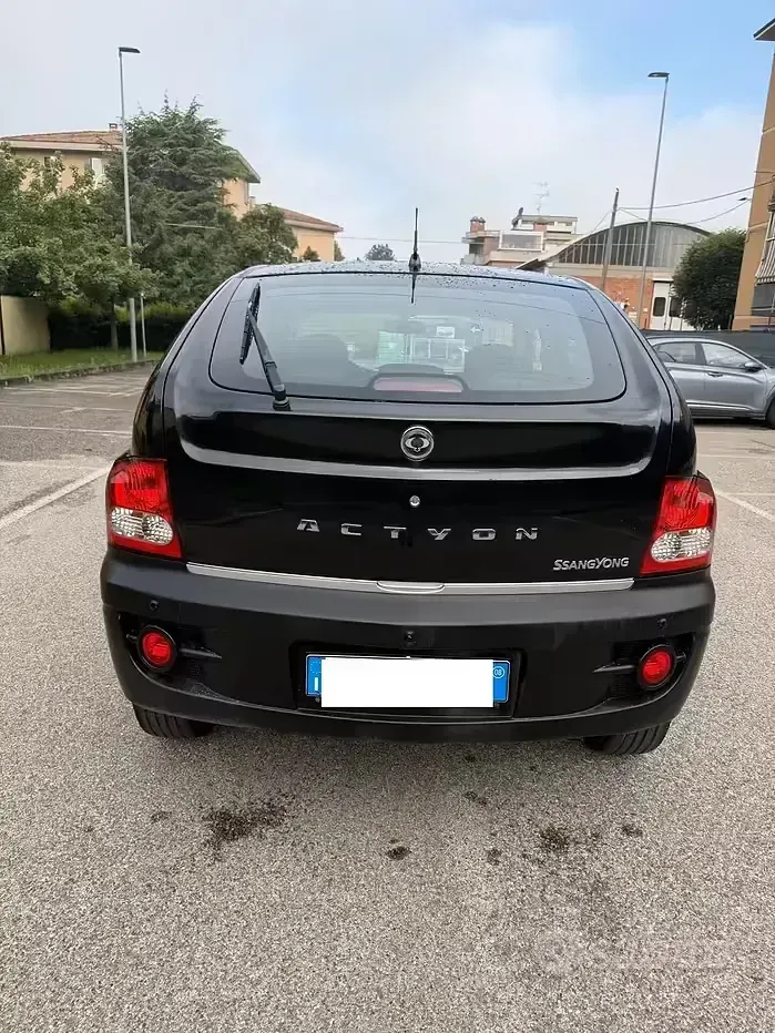 Usata SsangYong Actyon 150 CV (110 kW) 2008 Nero SUV
