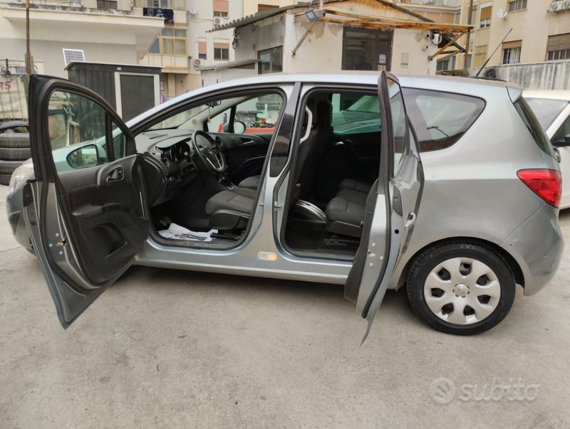 Usata 2012 Opel Meriva Monovolume | 4400 € (Buon prezzo) - Immagine 1/4