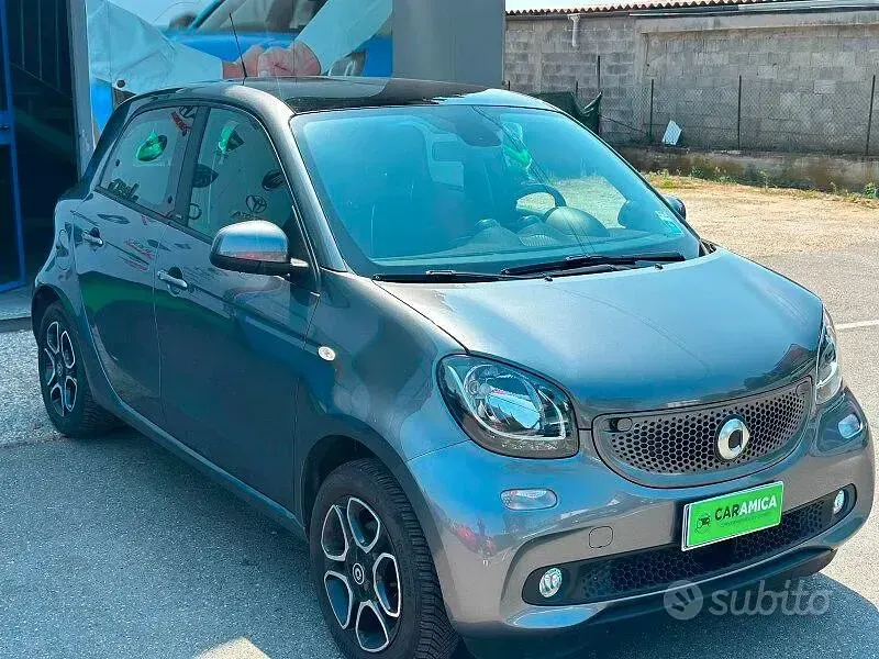 Usata Smart ForFour Passion 71 CV (52 kW) 2018 Grigio Utilitaria
