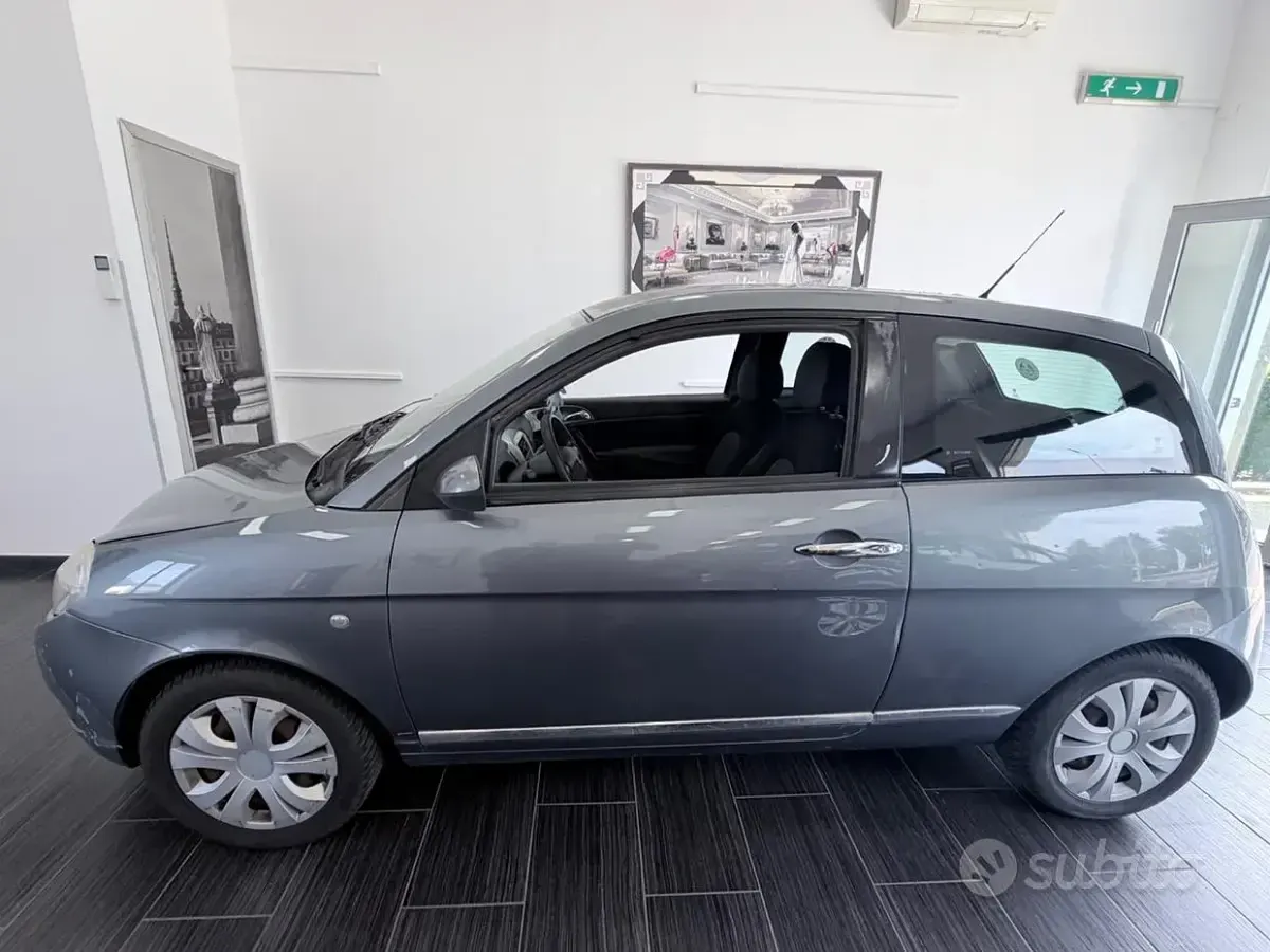 Usata Lancia Ypsilon 60 CV (44 kW) 2007 Grigio Utilitaria