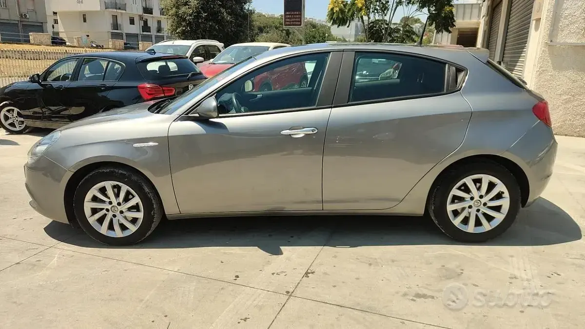 Usata Alfa Romeo Giulietta Super 120 CV (88 kW) 2016 Grigio Utilitaria