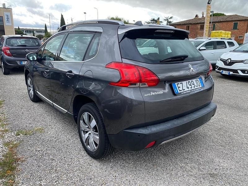 Usata Peugeot 2008 Allure 82 CV (60 kW) 2015 Grigio SUV