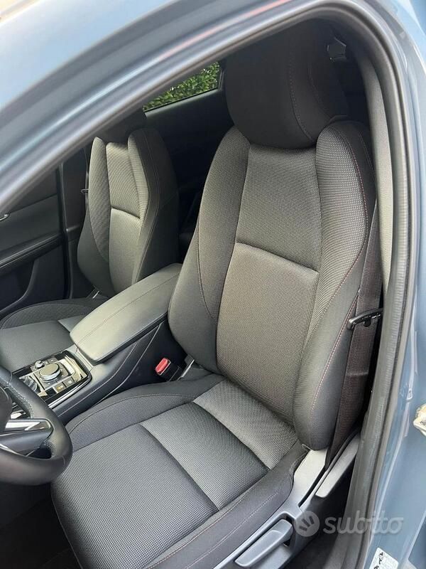 Usata Mazda CX-30 122 CV (89 kW) 2023 Grigio SUV