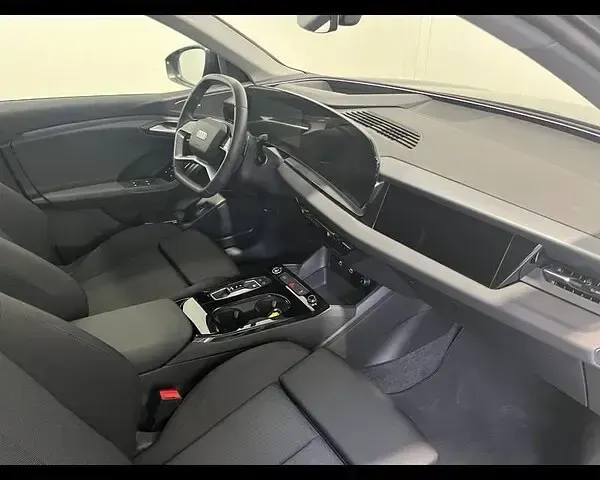 Usata Audi Q6 e-tron S-Line 284 kW (387 CV) 2025 Grigio SUV