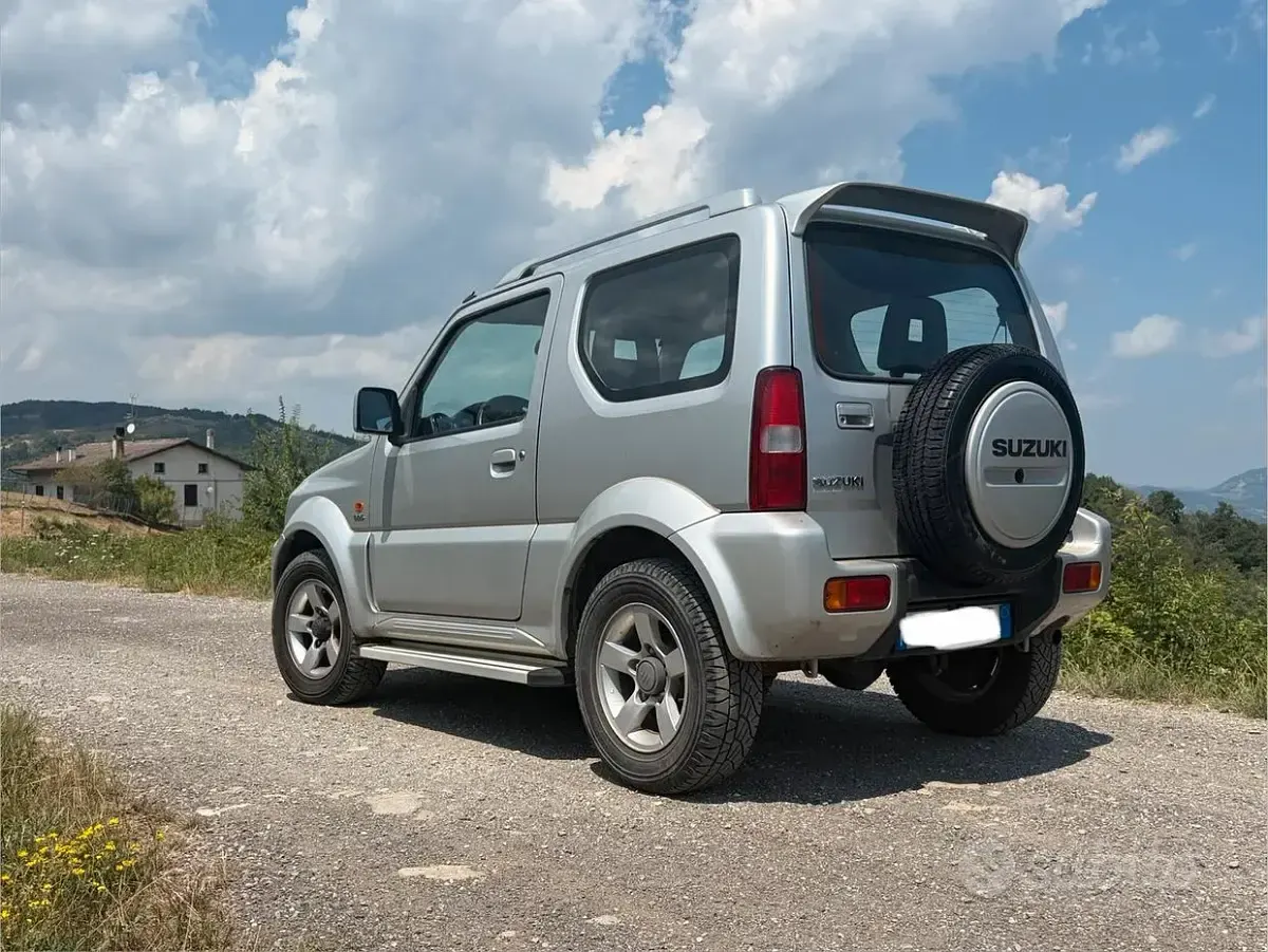 Usata Suzuki Jimny 86 CV (63 kW) 2009 SUV