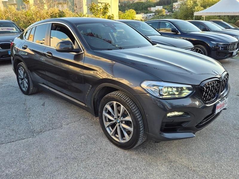 Usata BMW X4 Advantage 190 CV (139 kW) 2020 Grigio SUV