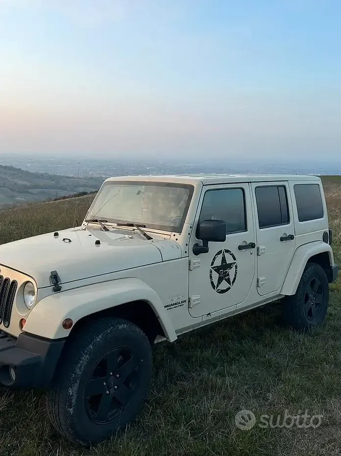 Usata Jeep Wrangler Unlimited Sahara 200 CV (147 kW) 2011 SUV