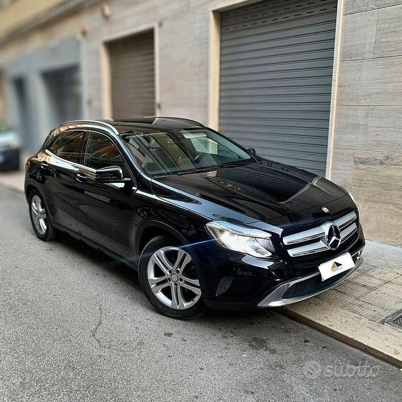 Nero Usata 2016 Mercedes GLA180 SUV | 12.990 € (Buon prezzo) - Immagine 1/4
