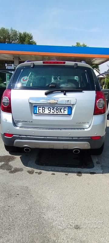 Usata Chevrolet Captiva 150 CV (110 kW) 2011 Grigio SUV