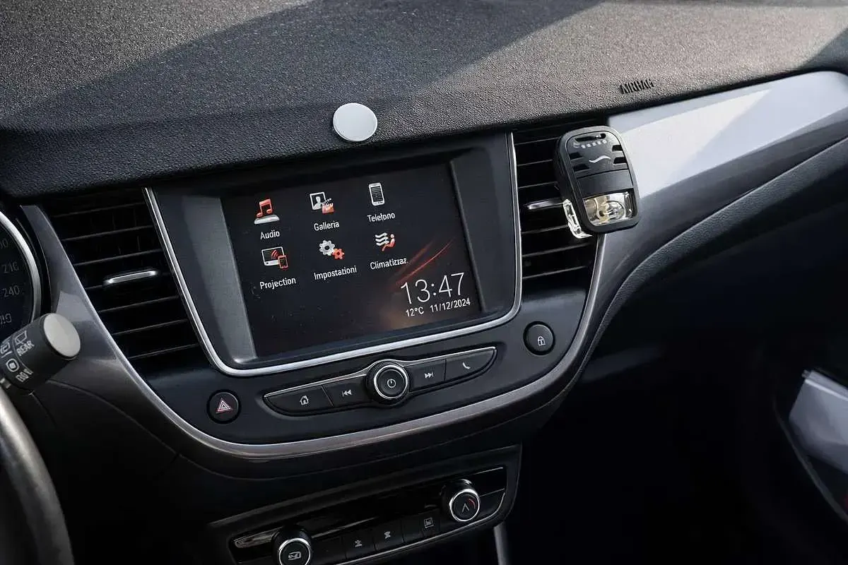 Usata Opel Crossland X Innovation 110 CV (80 kW) 2019 Blu/azzurro SUV
