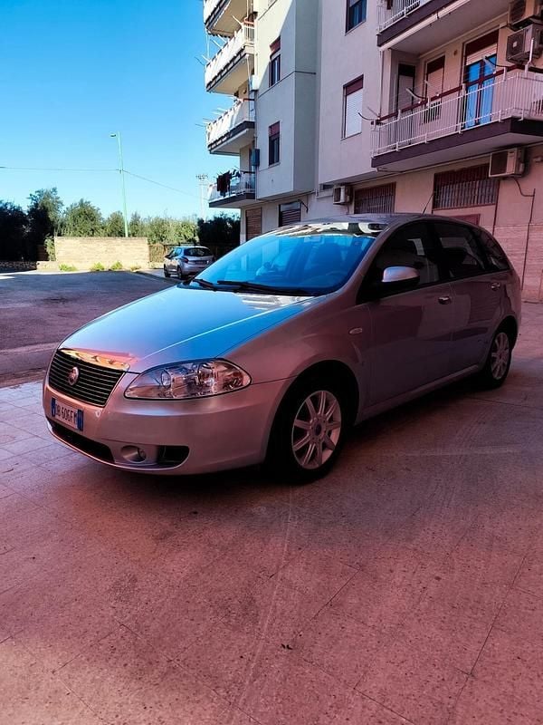 Usata Fiat Croma Dynamic 140 CV (102 kW) 2006 Argento Station wagon