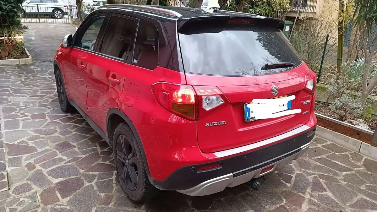 Usata Suzuki Vitara 140 CV (102 kW) 2016 Rosso SUV