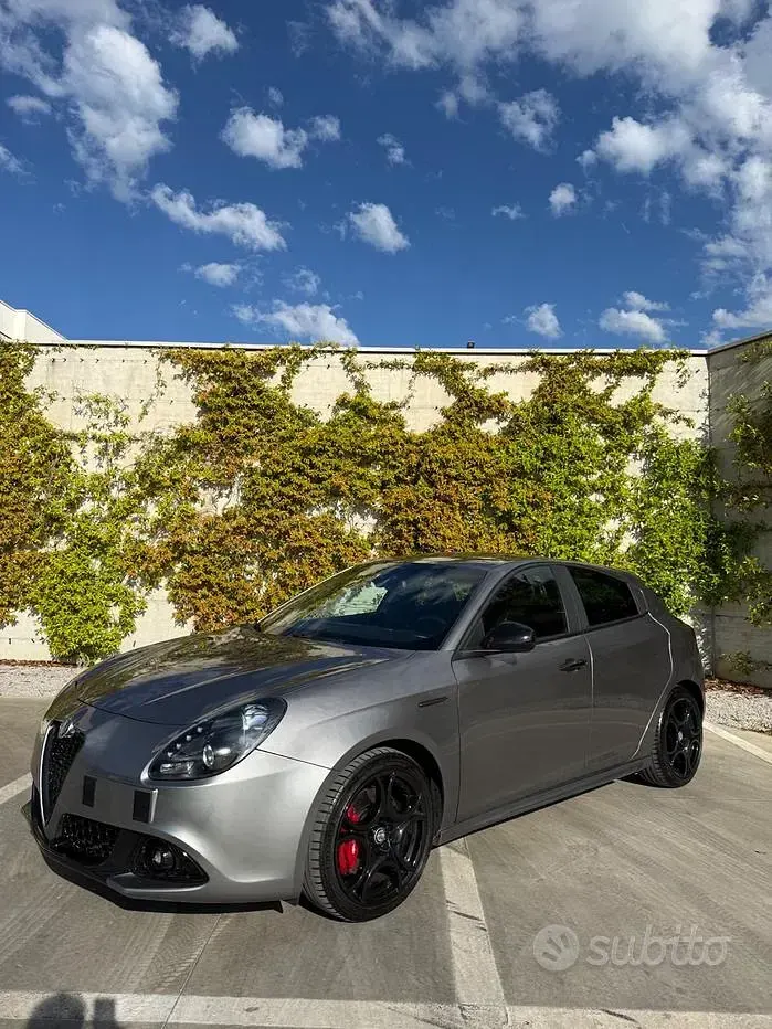 Occasion Alfa Romeo Giulietta Veloce 240 ch (176 kW) 2018 Gris Citadine