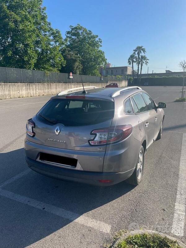Usata Renault Mégane III 110 CV (80 kW) 2009 Grigio Utilitaria