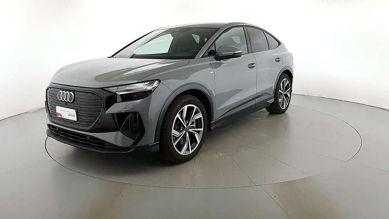Grigio Usata 2024 Audi Q4 e-tron S-Line SUV | 44.800 € - Immagine 1/4