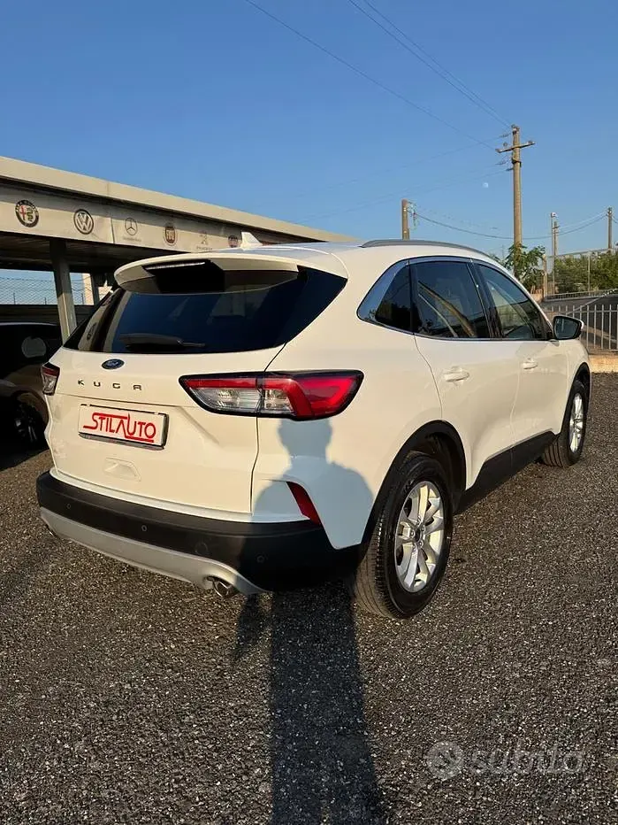Usata Ford Kuga Titanium 120 CV (88 kW) 2021 Bianco SUV