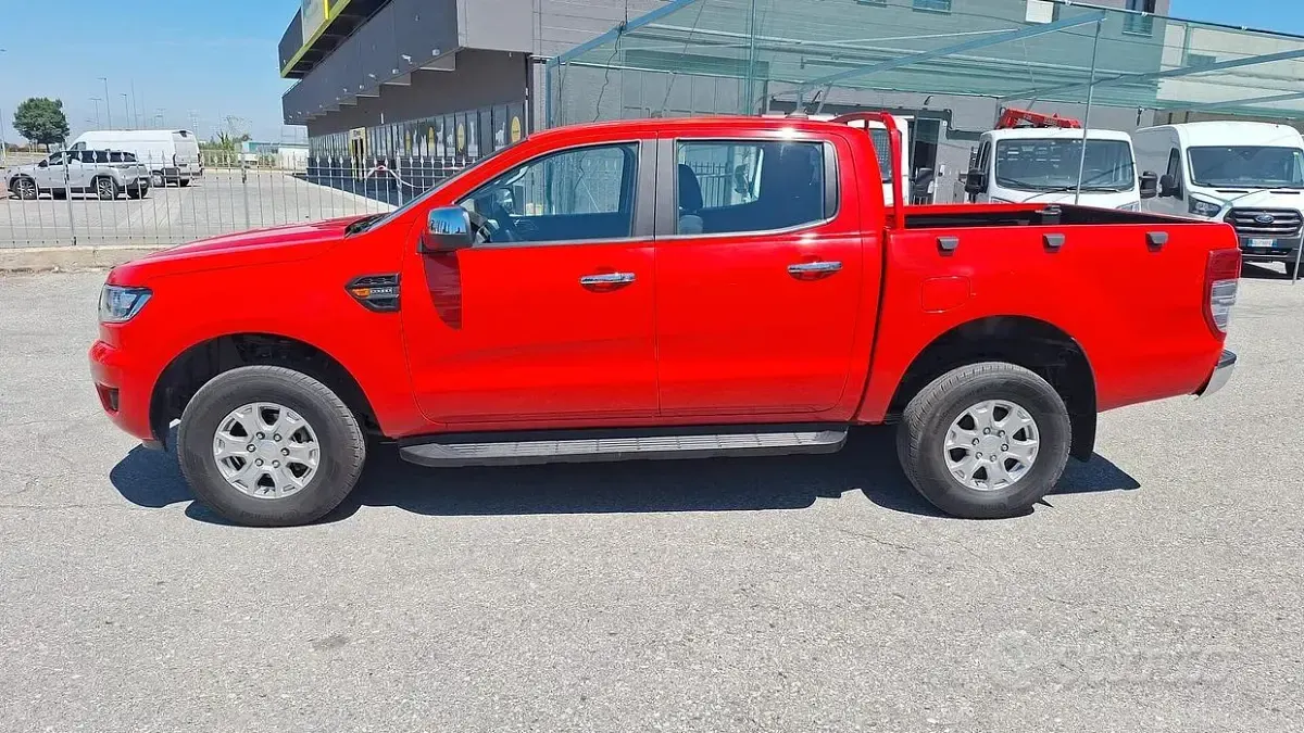 Usata Ford Ranger XLT 170 CV (125 kW) 2022 Rosso Pick-up