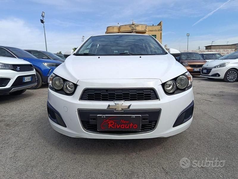 Bianco Usata 2012 Chevrolet Aveo LS Tre volumi | 3900 € (Molto cara) - Immagine 1/4