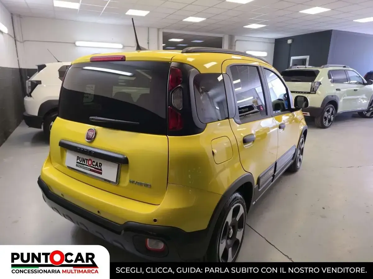 Nuova Fiat Panda Cross Cross 65 CV (47 kW) 2026 Giallo Utilitaria
