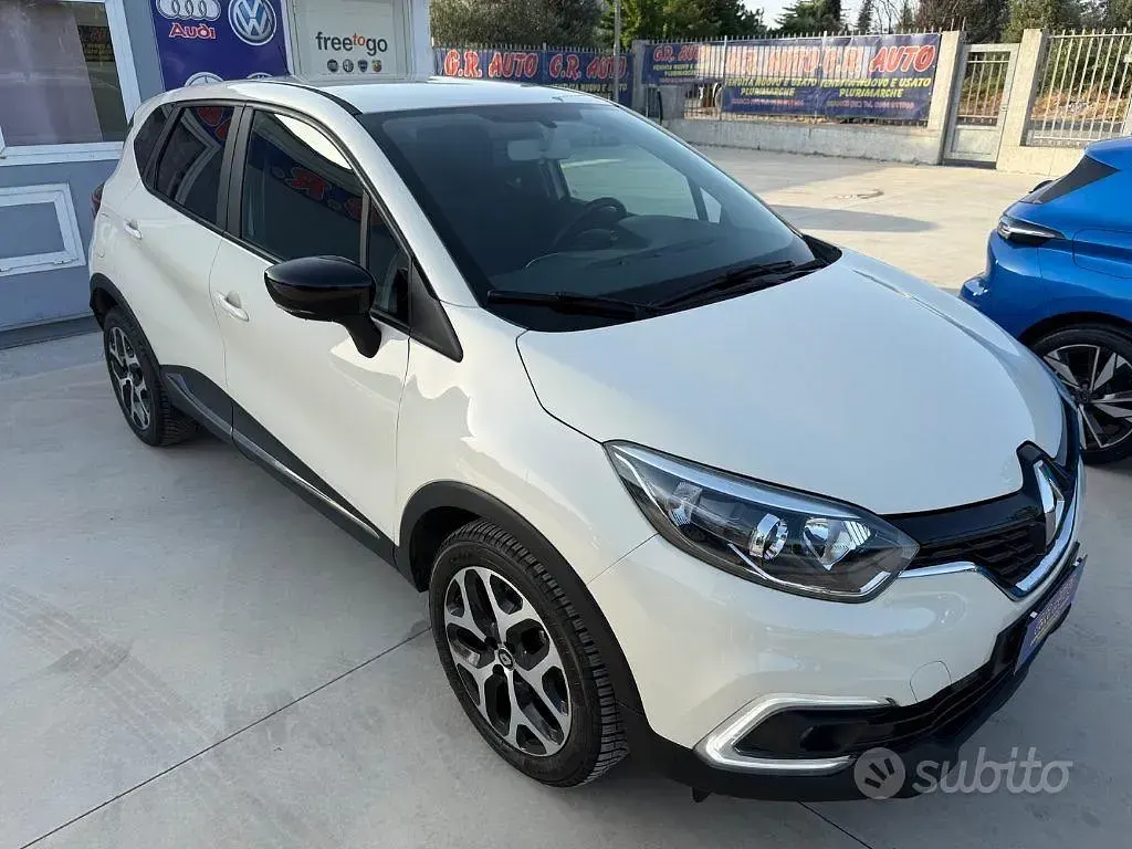 Usata Renault Captur 90 CV (66 kW) 2017 Grigio SUV